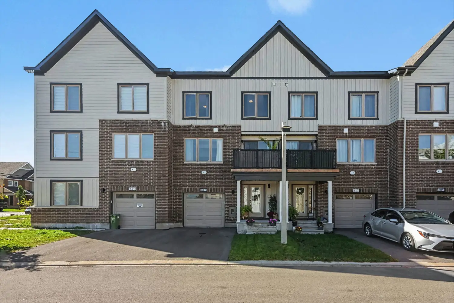 812 Kinstead Private property photograph 1 — description pending review