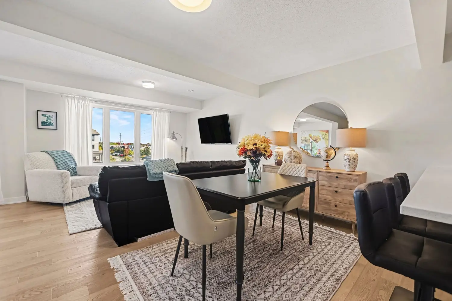 Living at 812 Kinstead Private