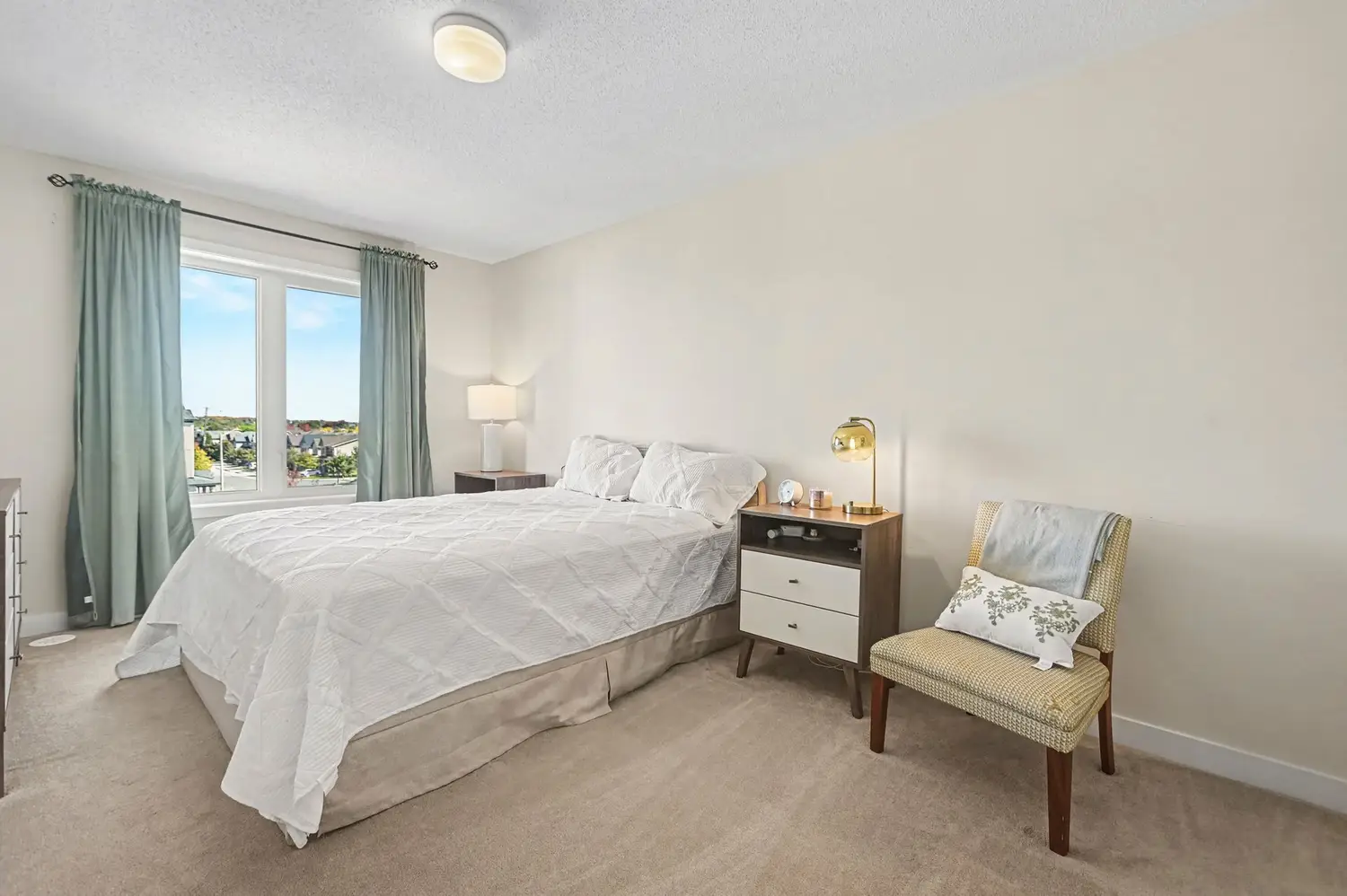 Bedrooms at 812 Kinstead Private
